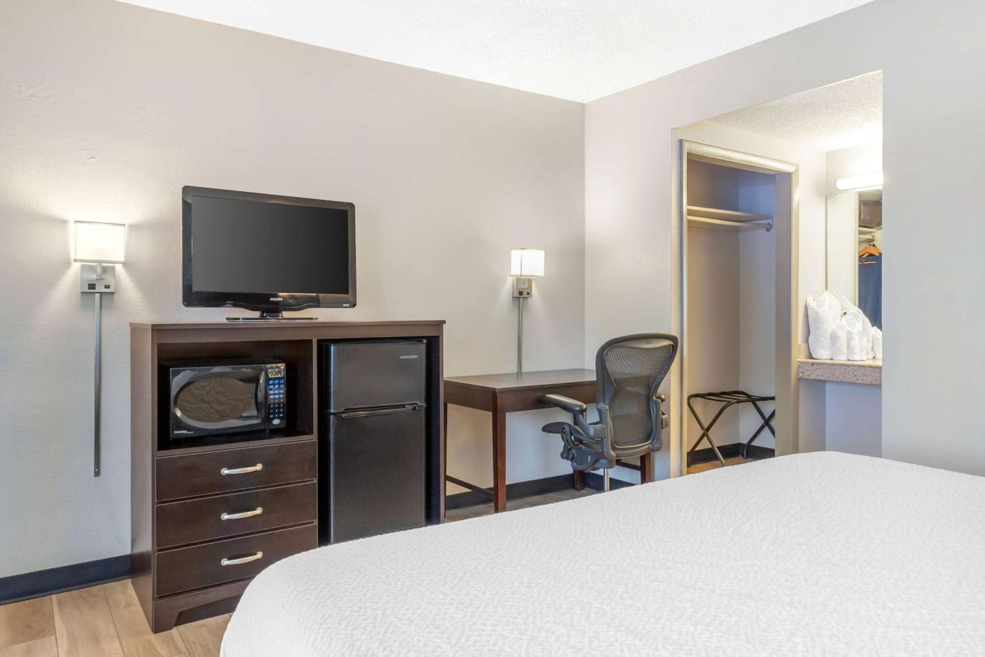 Hotel Days By Wyndham Mcguire Afb Bordentown Wrightstown